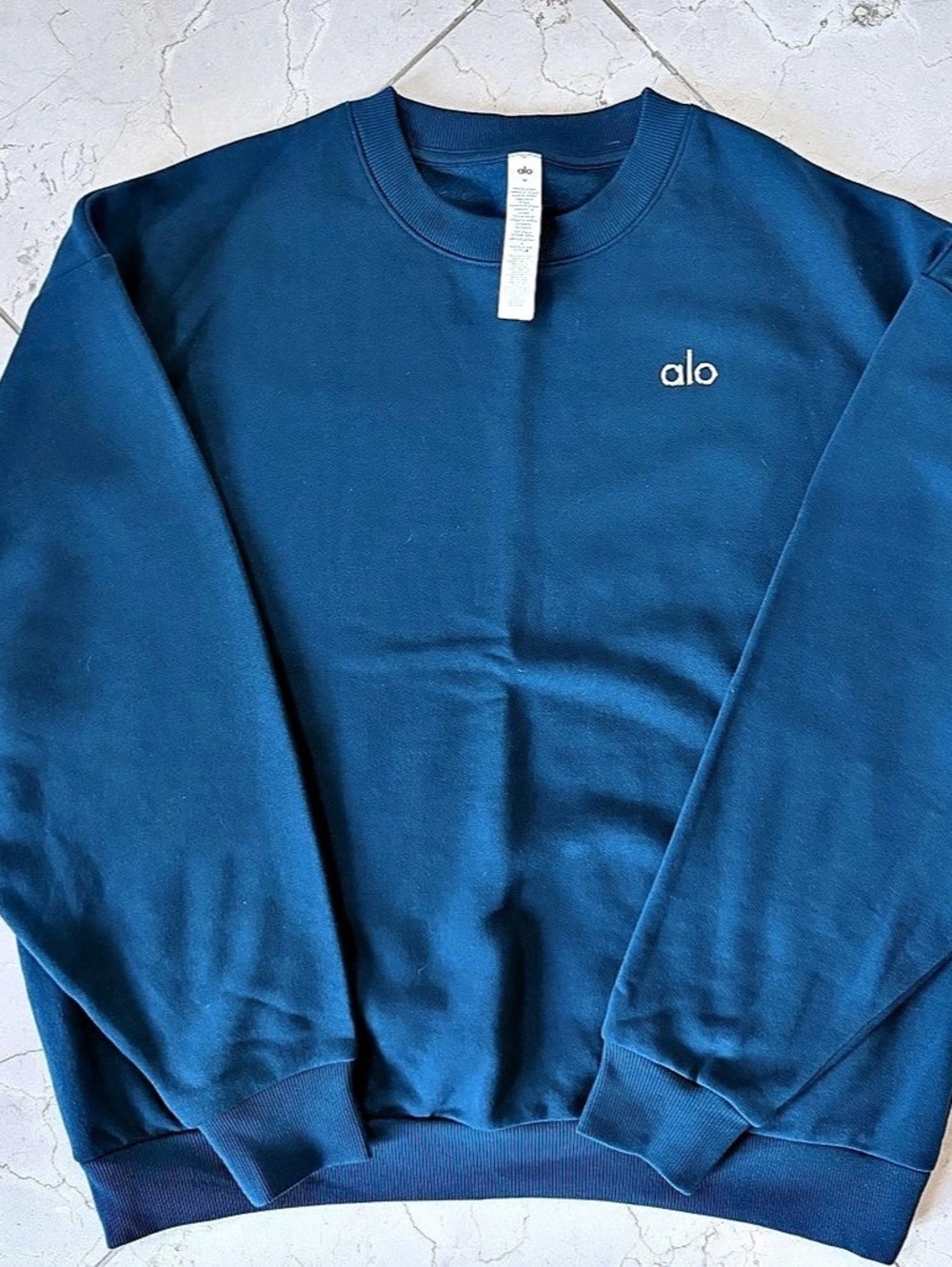 Alo Crewneck Sweatshirt in Blue Size Medium. Never worn